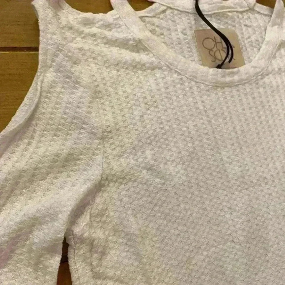 Chaser Womens cold shoulder long sleeve thin waffle print white casual NEW top - Picture 2 of 13